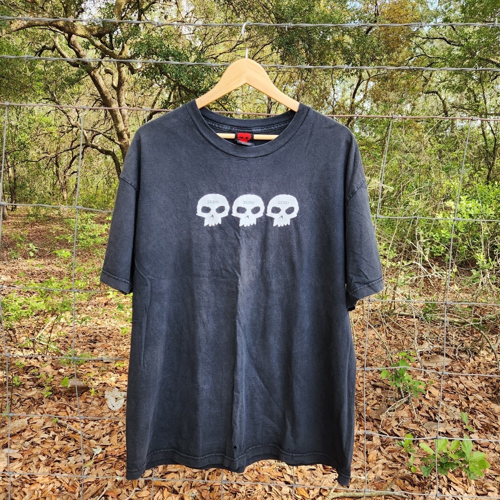 Vintage Zero Skateboards Shirt XL Black Distressed Skulls Jamie Thomas 90s Y2K